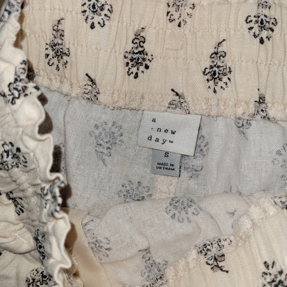 A New Day Linen Paper Bag Pull On Shorts Small - Picture 4 of 6